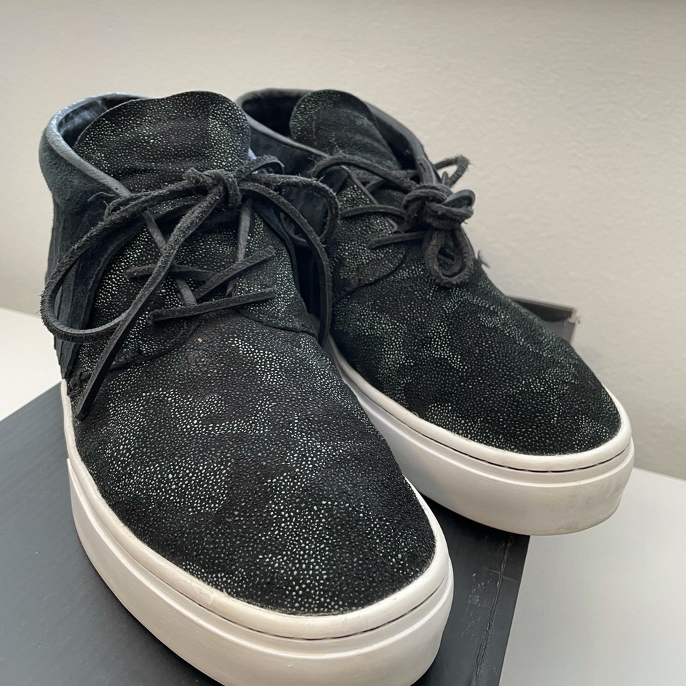 Barney’s New York Camo Stingray Chukka Boot Men’s S.10 / EU 43